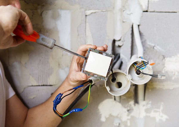 Travaux d'électricité à Saint-Romain-la-Motte